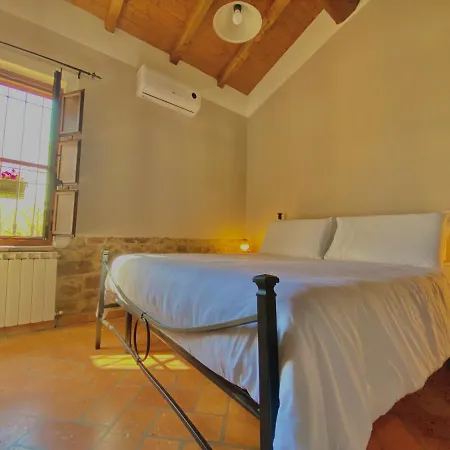 Сasa de vacaciones Casolare Del Maestrale - M&m House *